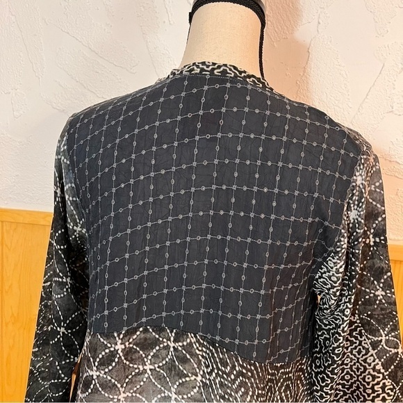 Johnny Was Tami Embroidered Eyelet Floral Print Tunic Top Sz-XS - Picture 9 of 9